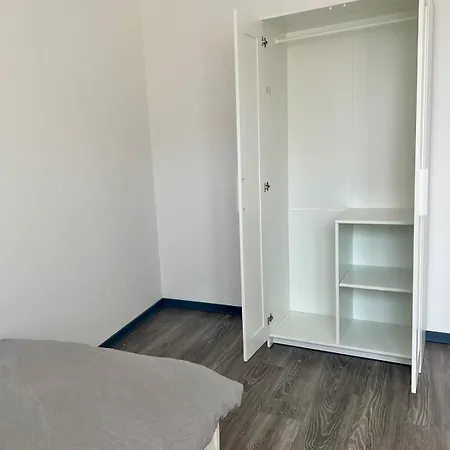 Monteur- Und Arbeiterunterkunft Adlerstrasse *