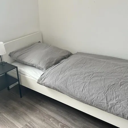 Monteur- Und Arbeiterunterkunft Adlerstrasse Guest house Oberhausen-Rheinhausen